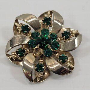 *B9) Vintage Gold Tone Faux Green Emerald Rhinestone Brooch Pin